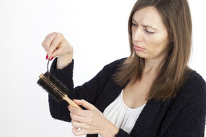 Причины выпадения волос у женщину после 30 лет
